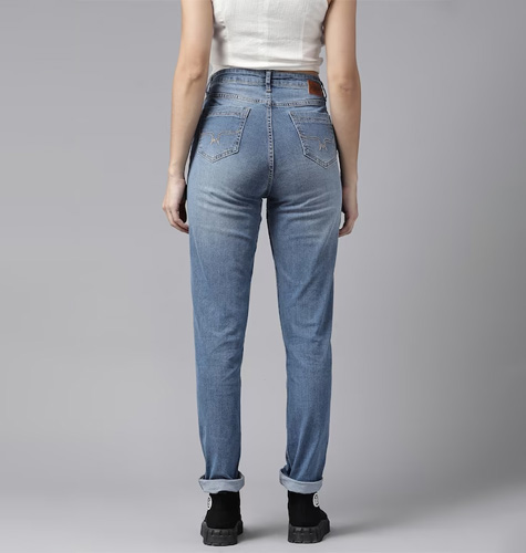 The Lifestyle Co. Women Boyfriend Fit High Rise Light Fade Stretchable Jeans